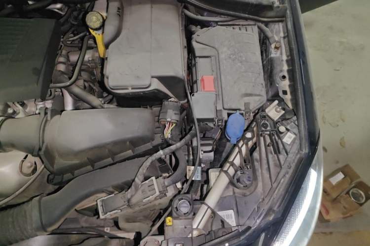Used Mercedes-Benz B-Class 2017 B 200 Fashion Model Engine Bay Left