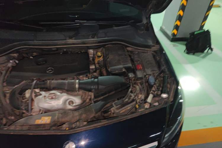 Used Mercedes-Benz B-Class 2017 B 200 Sport Edition Engine Bay Left