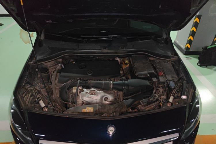 Used Mercedes-Benz B-Class 2017 B 200 Sport Edition Engine Bay
