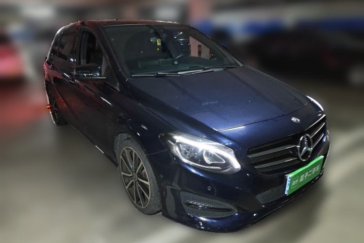 Used Mercedes-Benz B-Class 2017 B 200 Luxury Model Front Right 45 Deg