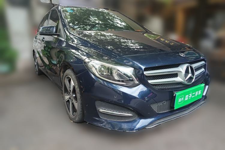 Used Mercedes-Benz B-Class 2017 B 200 Fashion Model Front Right 45 Deg