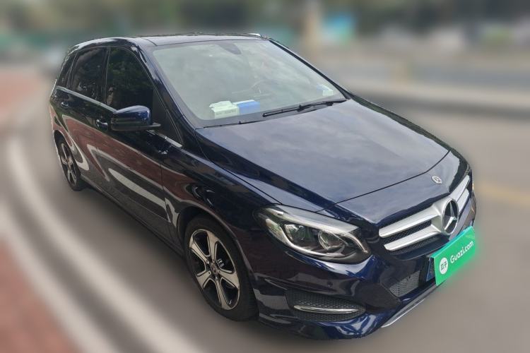 Used Mercedes-Benz B-Class 2017 B 200 Fashion Model Front Right 45 Deg