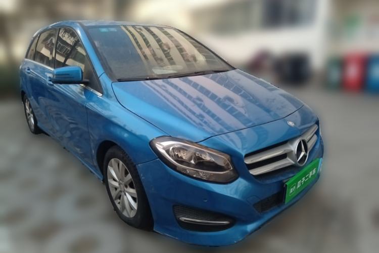 Used Mercedes-Benz B-Class 2017 B 180 Front Right 45 Deg