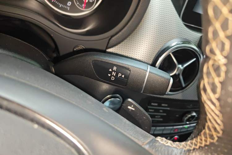 Used Mercedes-Benz B-Class 2017 B 200 Fashion Model Gear Lever