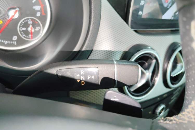 Used Mercedes-Benz B-Class 2017 B 200 Fashion Model Gear Lever