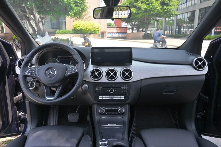 Used Mercedes-Benz B-Class 2017 B 200 Fashion Model Interior 1