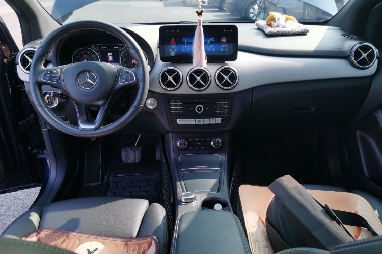 Used Mercedes-Benz B-Class 2017 B 200 Fashion Model Interior 2