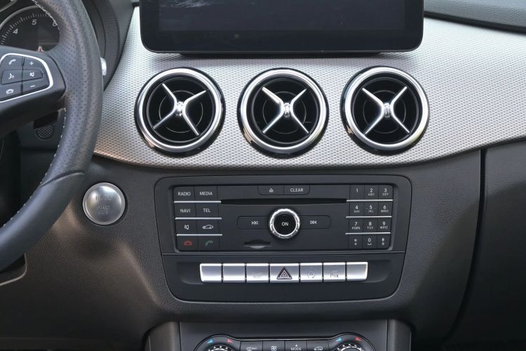 Used Mercedes-Benz B-Class 2017 B 200 Fashion Model Interior 3