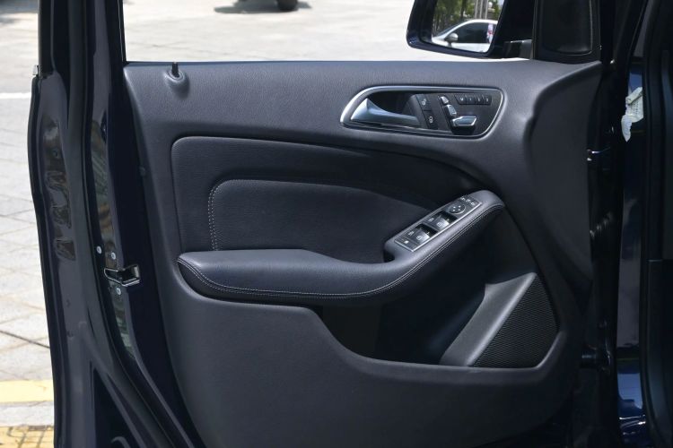 Used Mercedes-Benz B-Class 2017 B 200 Fashion Model Interior 4