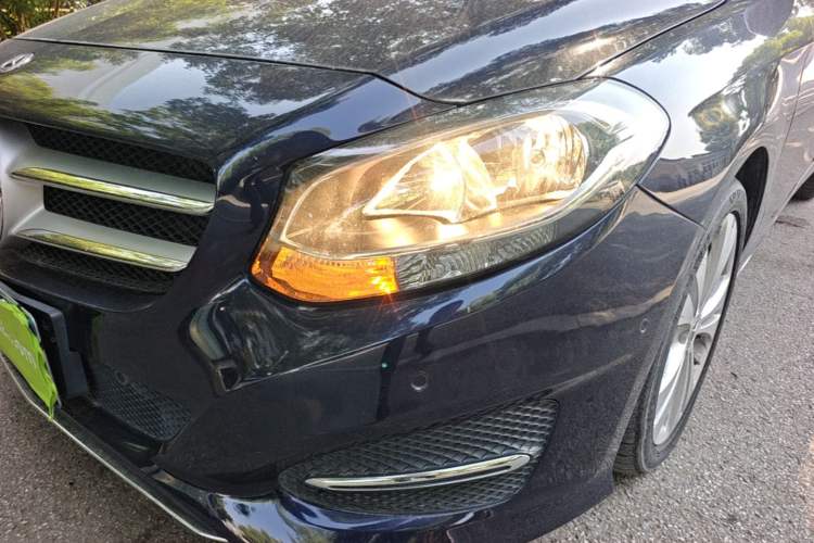 Used Mercedes-Benz B-Class 2017 B 200 Sport Edition Left Front Headlight