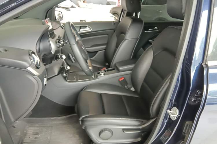 Used Mercedes-Benz B-Class 2017 B 200 Sport Edition Left Front Seat