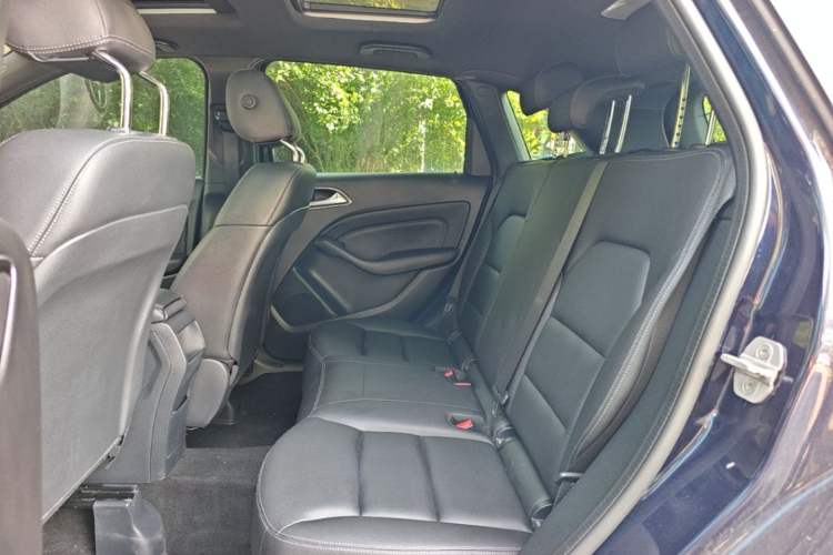 Used Mercedes-Benz B-Class 2017 B 200 Sport Edition Left Rear Seat