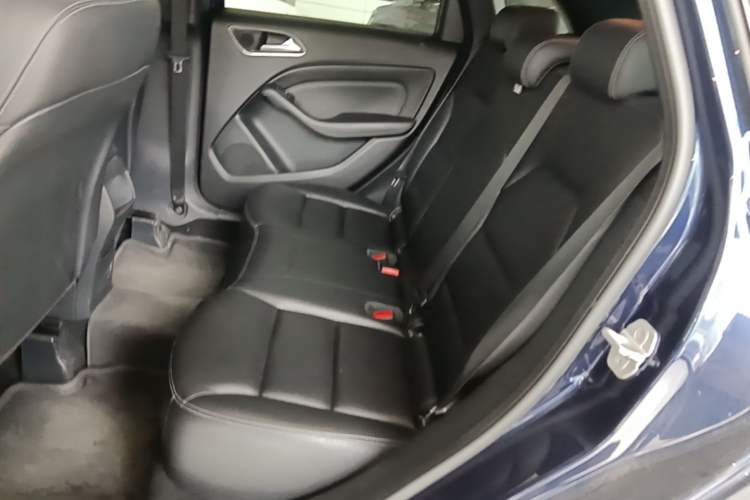 Used Mercedes-Benz B-Class 2017 B 200 Sport Edition Left Rear Seat
