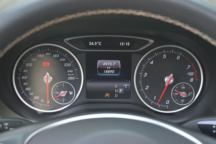 Used Mercedes-Benz B-Class 2017 B 200 Fashion Model Odometer Close Up
