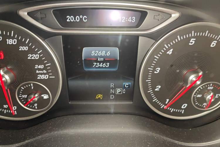 Used Mercedes-Benz B-Class 2017 B 200 Sport Edition Odometer Close Up