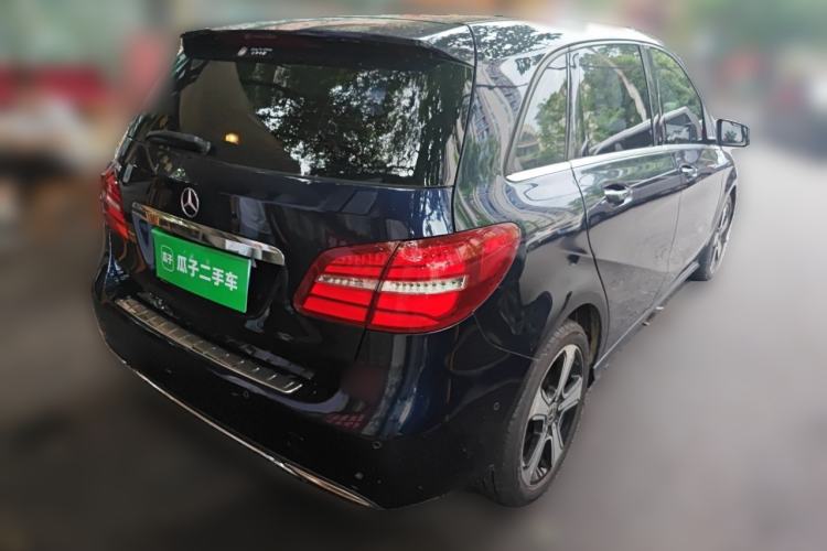 Used Mercedes-Benz B-Class 2017 B 200 Fashion Model Rear Right 45 Deg
