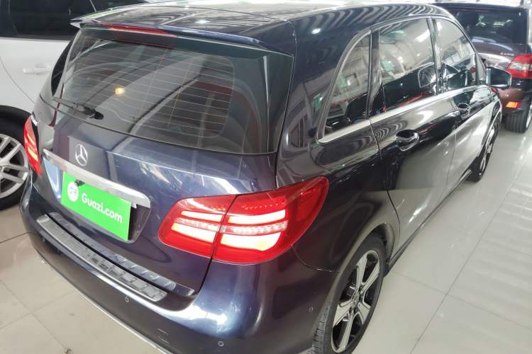 Used Mercedes-Benz B-Class 2017 B 200 Fashion Model Rear Right 45 Deg