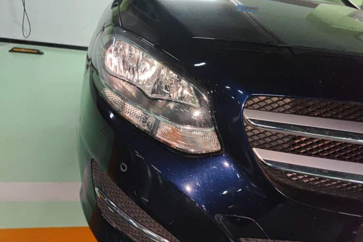 Used Mercedes-Benz B-Class 2017 B 200 Sport Edition Right Front Headlight