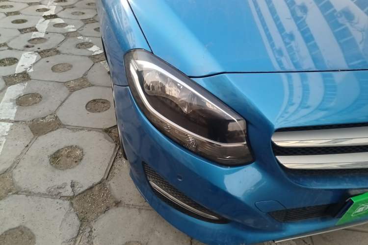 Used Mercedes-Benz B-Class 2017 B 180 Right Front Headlight