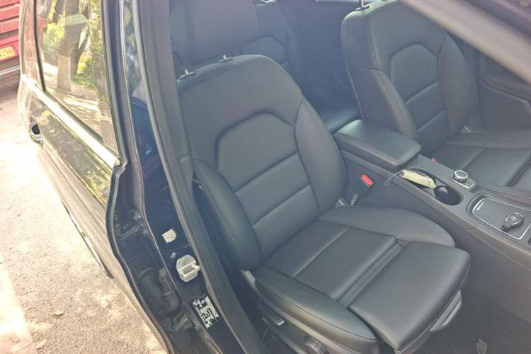 Used Mercedes-Benz B-Class 2017 B 200 Sport Edition Right Front Seat