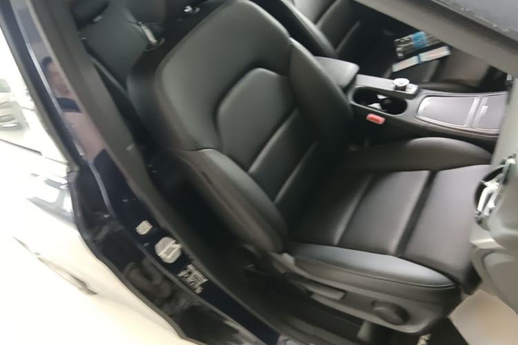 Used Mercedes-Benz B-Class 2017 B 200 Sport Edition Right Front Seat