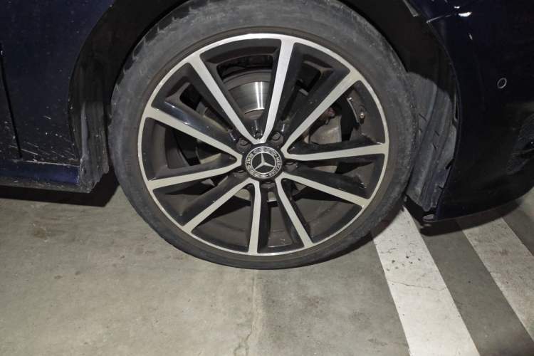 Used Mercedes-Benz B-Class 2017 B 200 Luxury Model Right Front Wheel Hub