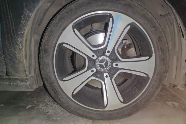 Used Mercedes-Benz B-Class 2017 B 200 Fashion Model Right Front Wheel Hub