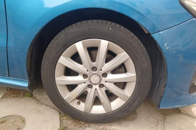 Used Mercedes-Benz B-Class 2017 B 180 Right Front Wheel Hub