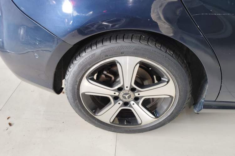 Used Mercedes-Benz B-Class 2017 B 200 Fashion Model Right Rear Wheel Hub