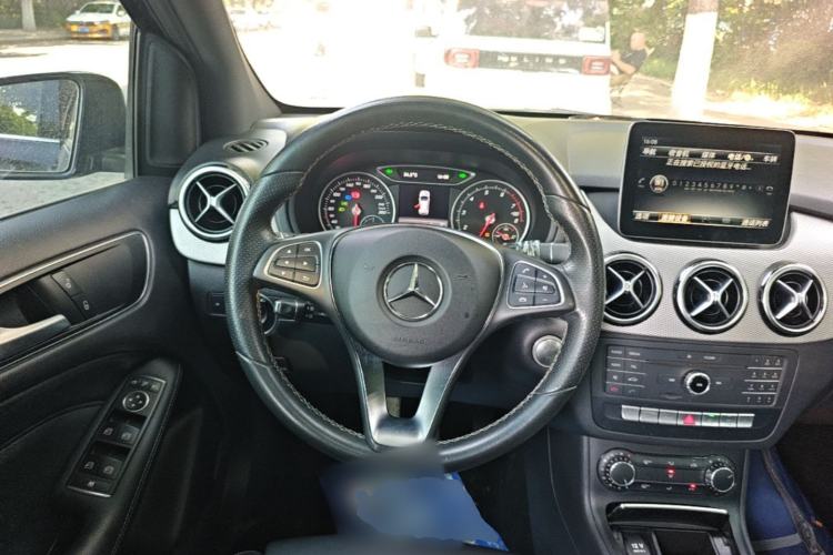 Used Mercedes-Benz B-Class 2017 B 200 Sport Edition Steering Wheel