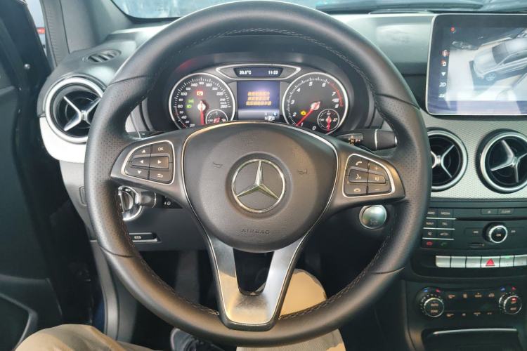 Used Mercedes-Benz B-Class 2017 B 200 Fashion Model Steering Wheel