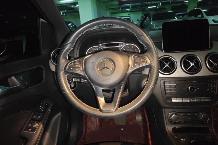Used Mercedes-Benz B-Class 2017 B 200 Sport Edition Steering Wheel