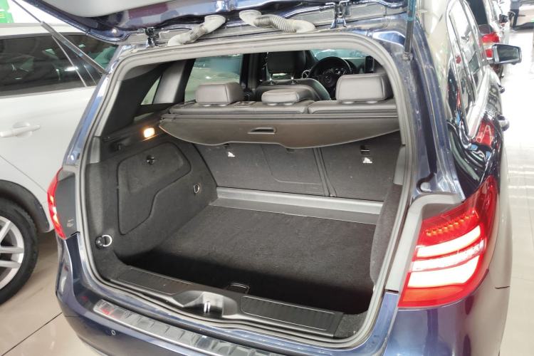 Used Mercedes-Benz B-Class 2017 B 200 Fashion Model Trunk