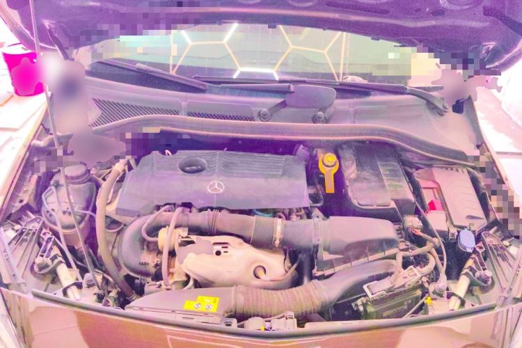 Used Mercedes-Benz B-Class 2017 B 200 Fashion Model Engine Bay