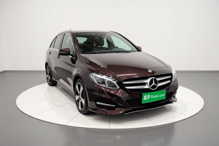 Used Mercedes-Benz B-Class 2017 B 200 Fashion Model Front Right 45 Deg