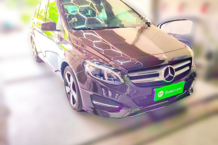 Used Mercedes-Benz B-Class 2017 B 200 Fashion Model Front Right 45 Deg