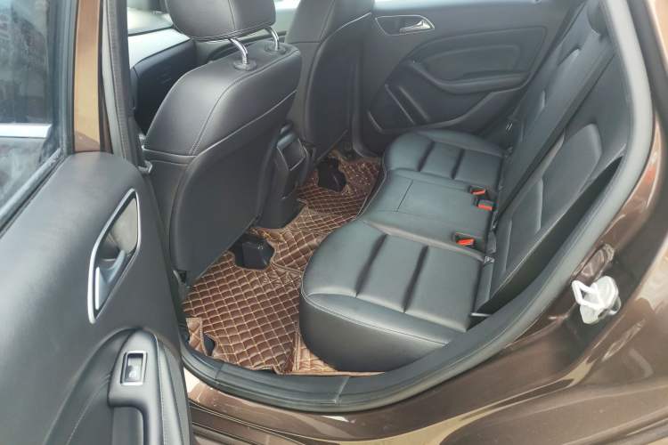 Used Mercedes-Benz B-Class 2017 B 200 Sport Edition Interior 2