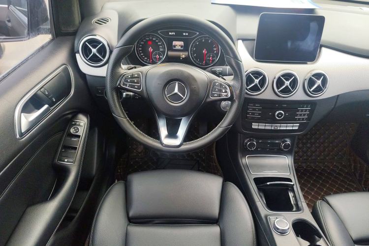 Used Mercedes-Benz B-Class 2017 B 200 Sport Edition Interior 4