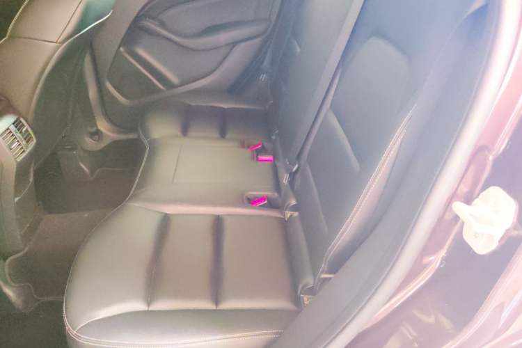Used Mercedes-Benz B-Class 2017 B 200 Fashion Model Left Rear Seat