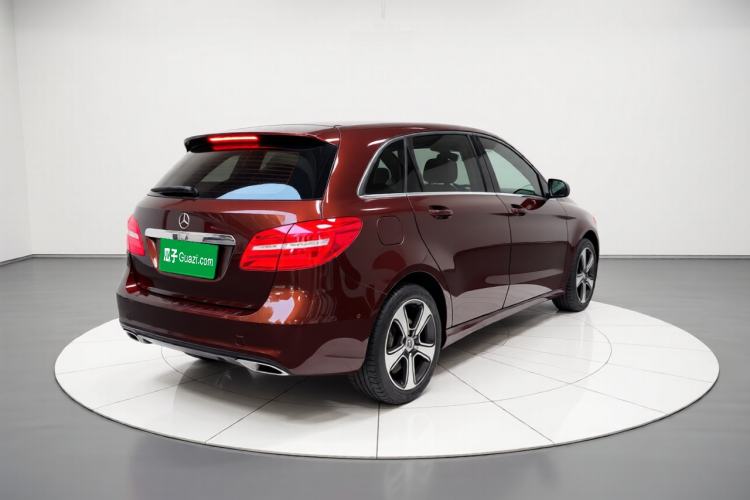 Used Mercedes-Benz B-Class 2017 B 200 Fashion Model Rear Right 45 Deg