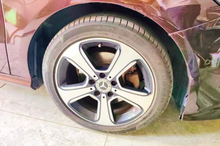 Used Mercedes-Benz B-Class 2017 B 200 Fashion Model Right Front Wheel Hub