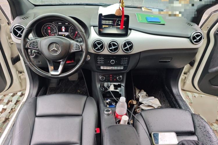 Used Mercedes-Benz B-Class 2017 B 200 Sport Edition Center Console