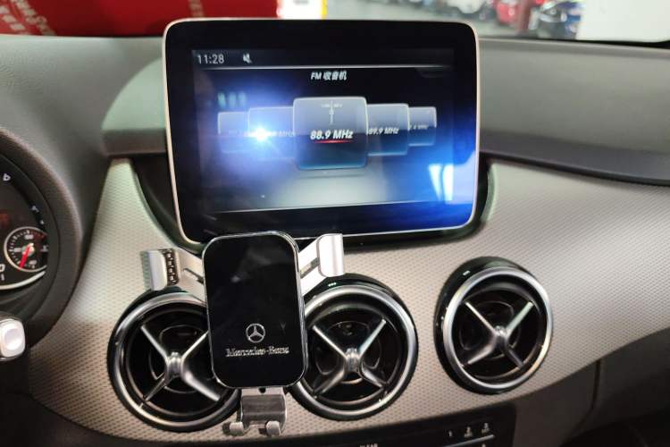 Used Mercedes-Benz B-Class 2017 B 200 Fashion Model Audio And AC Panel
