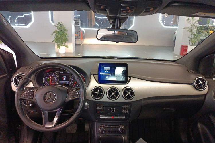 Used Mercedes-Benz B-Class 2017 B 200 Sport Edition Center Console