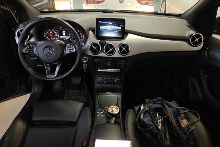 Used Mercedes-Benz B-Class 2017 B 200 Sport Edition Center Console