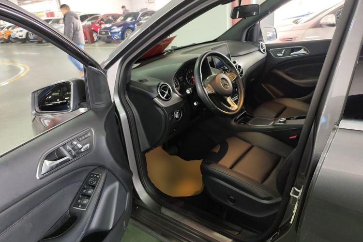 Used Mercedes-Benz B-Class 2017 B 200 Fashion Model Driver Seat