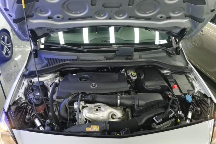 Used Mercedes-Benz B-Class 2017 B 200 Sport Edition Engine Bay