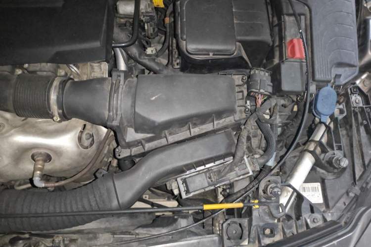 Used Mercedes-Benz B-Class 2017 B 200 Sport Edition Engine Bay Left
