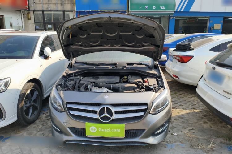 Used Mercedes-Benz B-Class 2017 B 200 Fashion Model Engine Bay