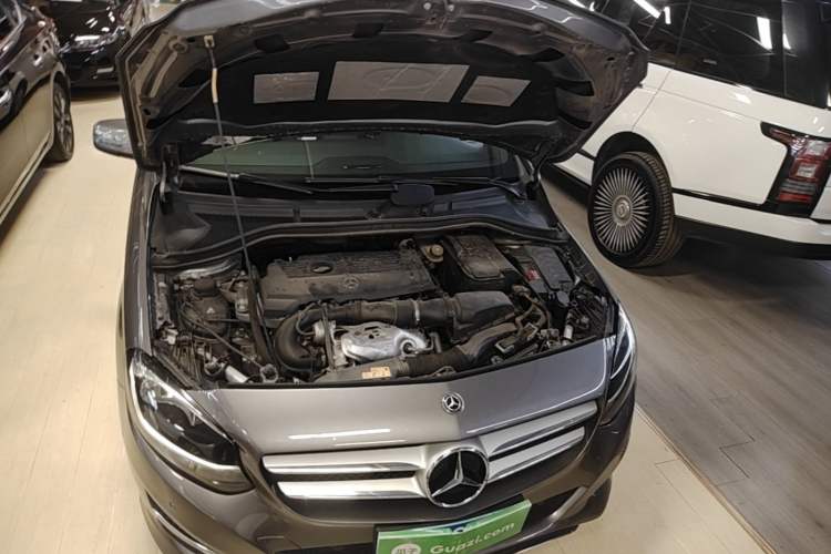 Used Mercedes-Benz B-Class 2017 B 200 Sport Edition Engine Bay